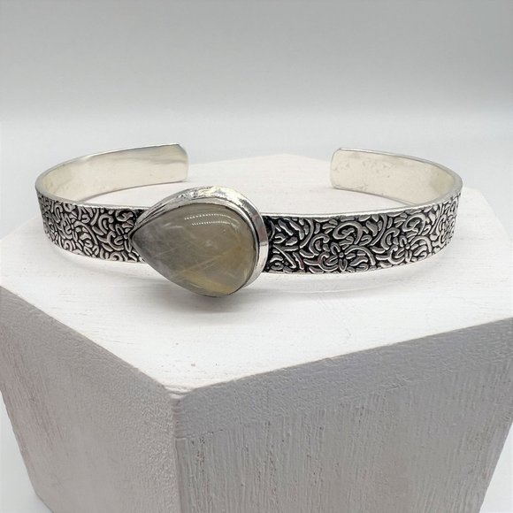 Golden Rutile Genuine Quartz Pear Tear Cut Cuff Sterling Silver Bracelet NWOT - Picture 2 of 10